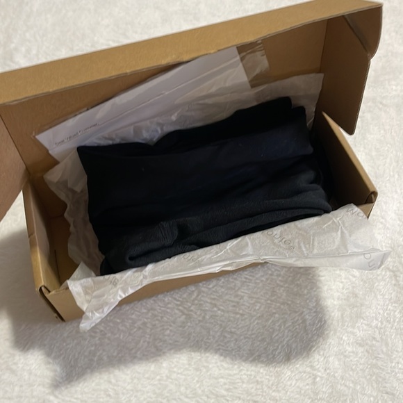 NWT Vero Monte Black Fleece Lined Footed Tights - Picture 6 of 8